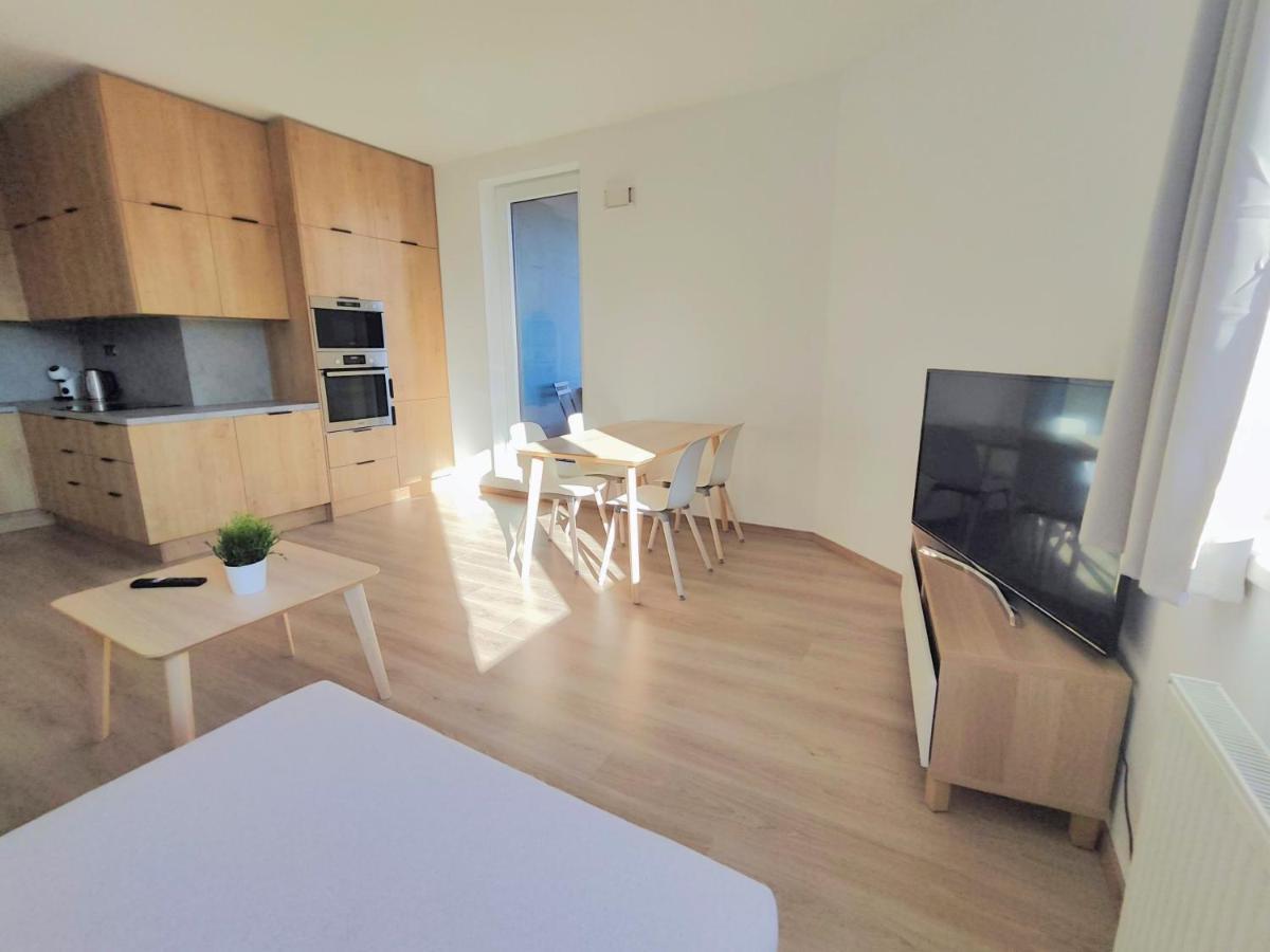 Schanz - Quietly Oriented - Private Parking - Balcony Bratislava Bagian luar foto