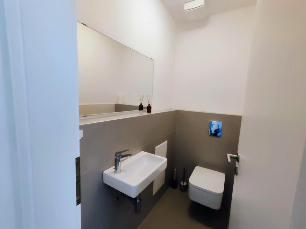 Schanz - Quietly Oriented - Private Parking - Balcony Bratislava Bagian luar foto